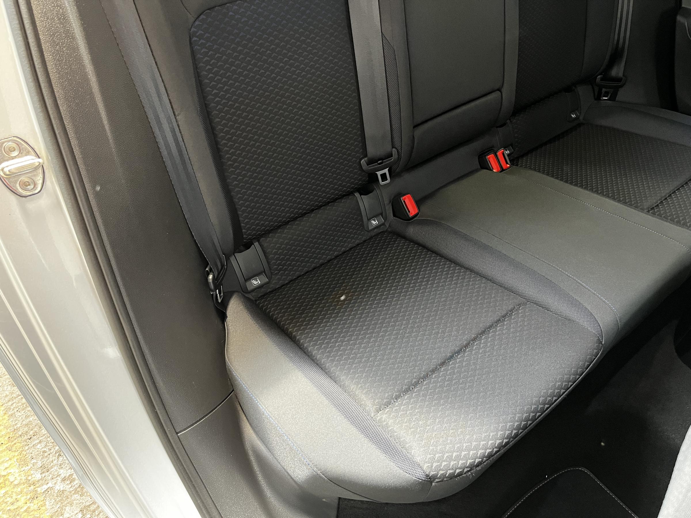 Volkswagen Golf, 2021 - pohled č. 12