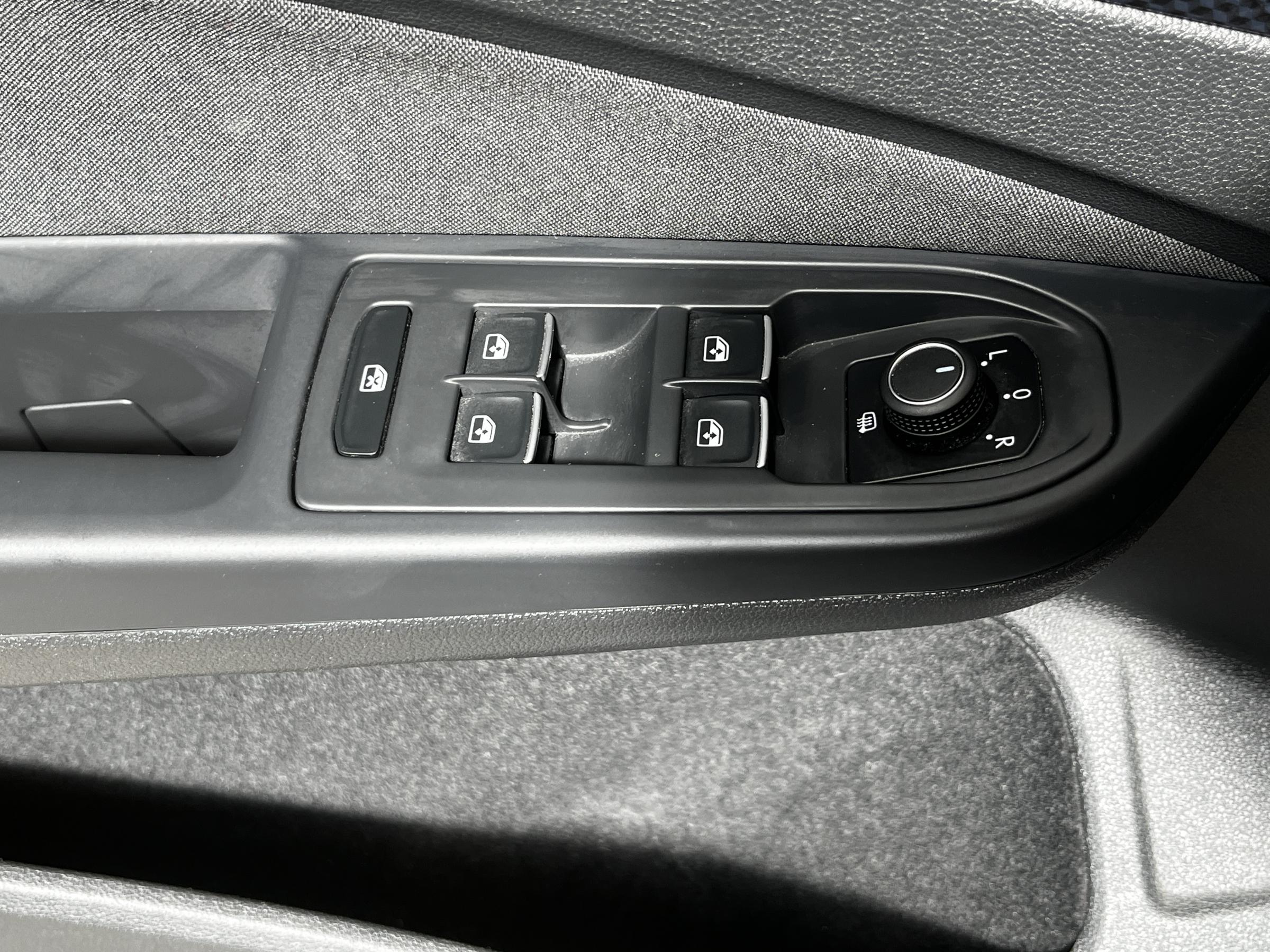 Volkswagen Golf, 2021 - pohled č. 20