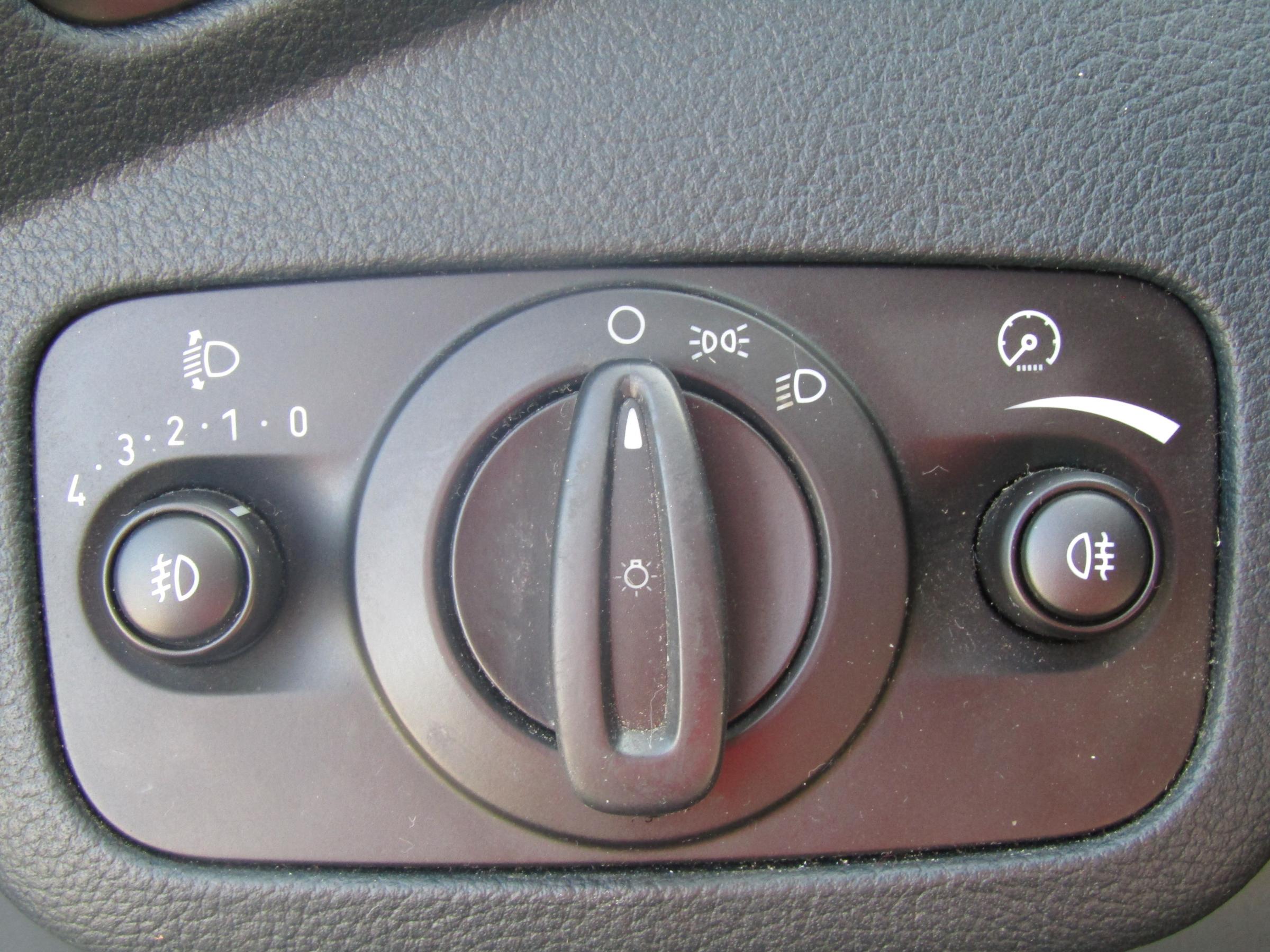 Ford C-MAX, 2012 - pohled č. 15