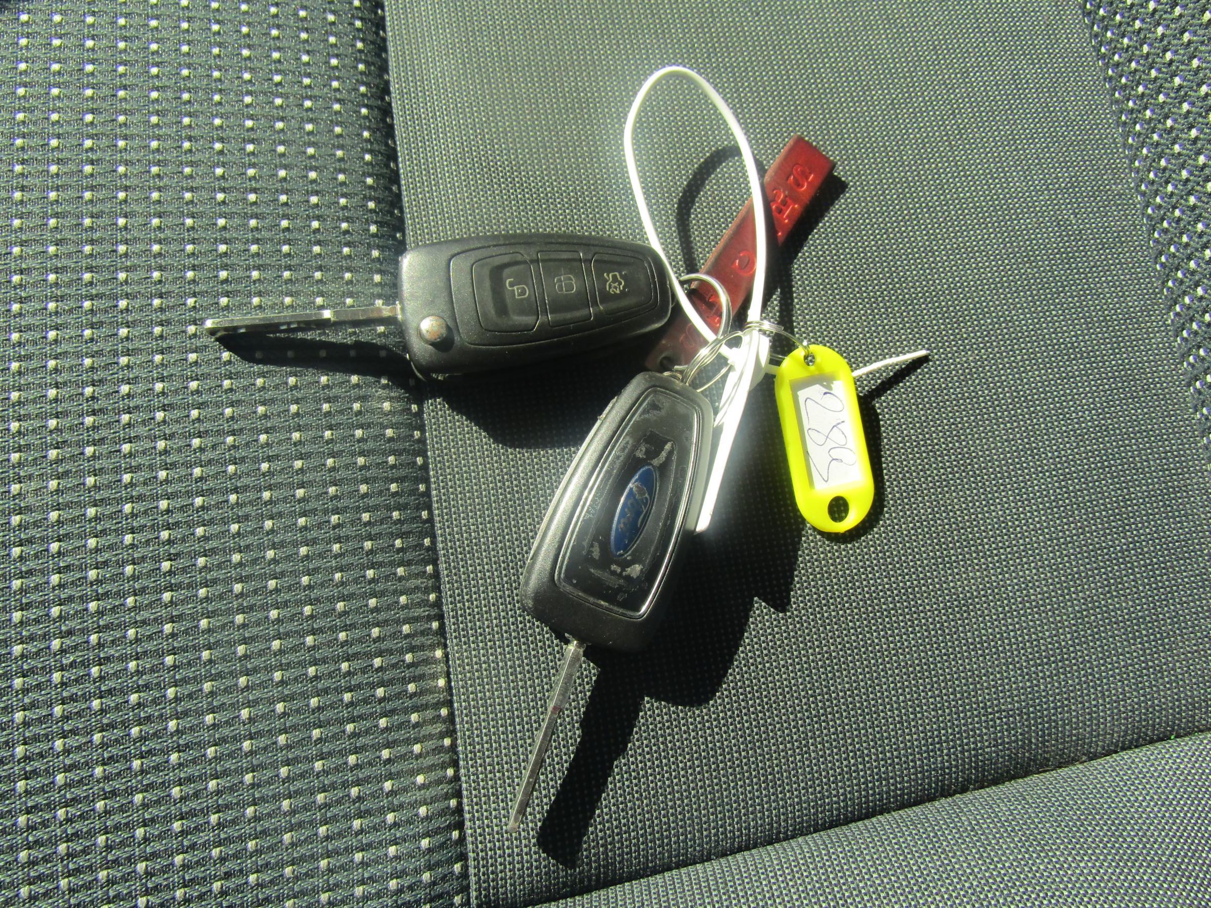 Ford C-MAX, 2012 - pohled č. 19