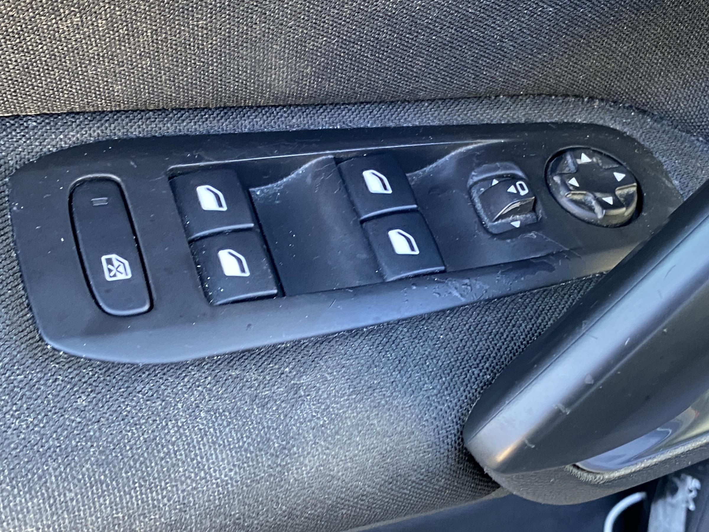 Peugeot 308, 2015 - pohled č. 11