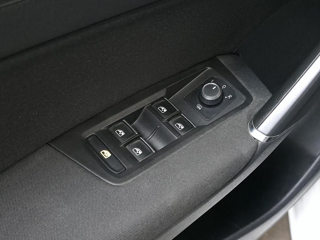 Volkswagen Touran 2.0 TDi 