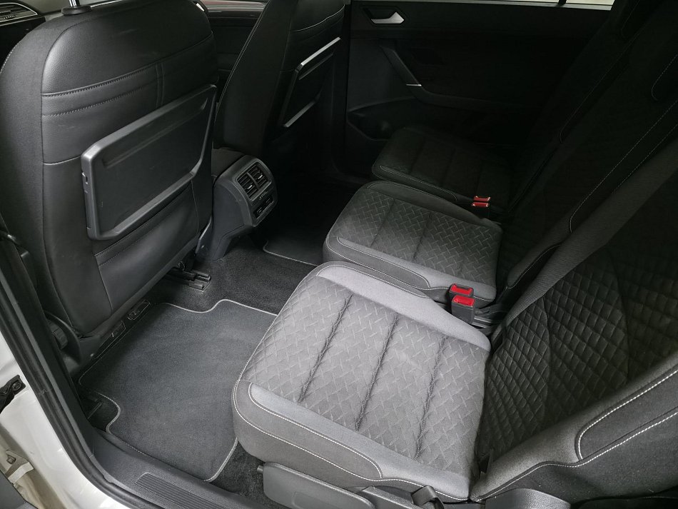 Volkswagen Touran 2.0 TDi 