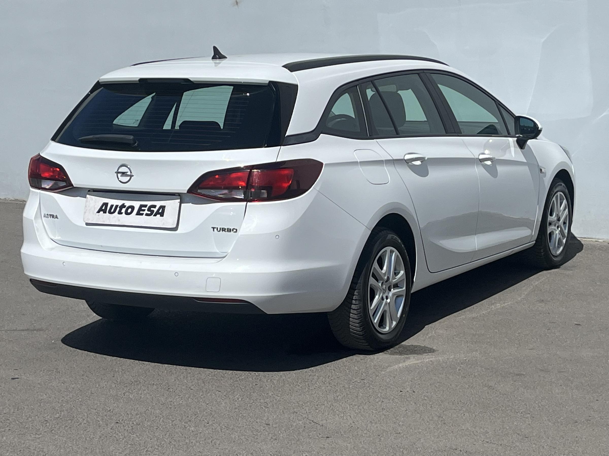 Opel Astra, 2018 - pohled č. 5