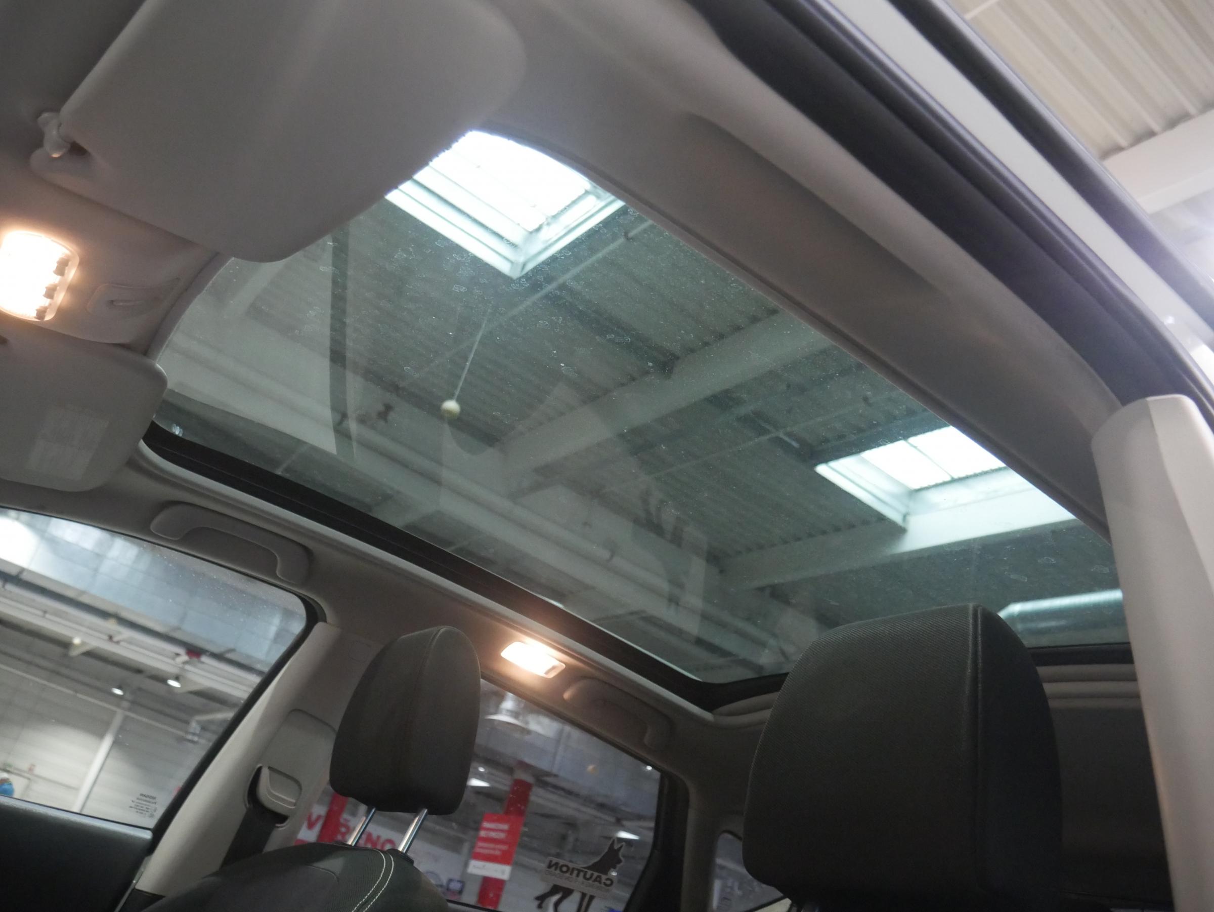 Nissan Qashqai, 2012 - pohled č. 22