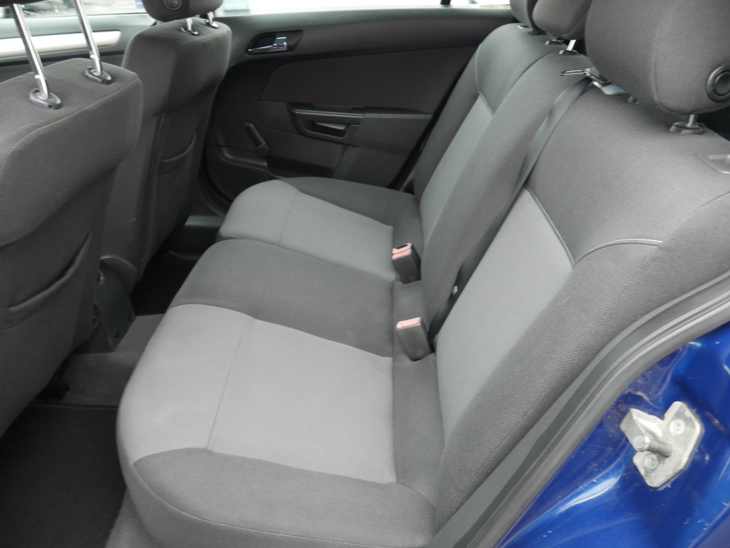 Opel Astra, 2008 - pohled č. 10