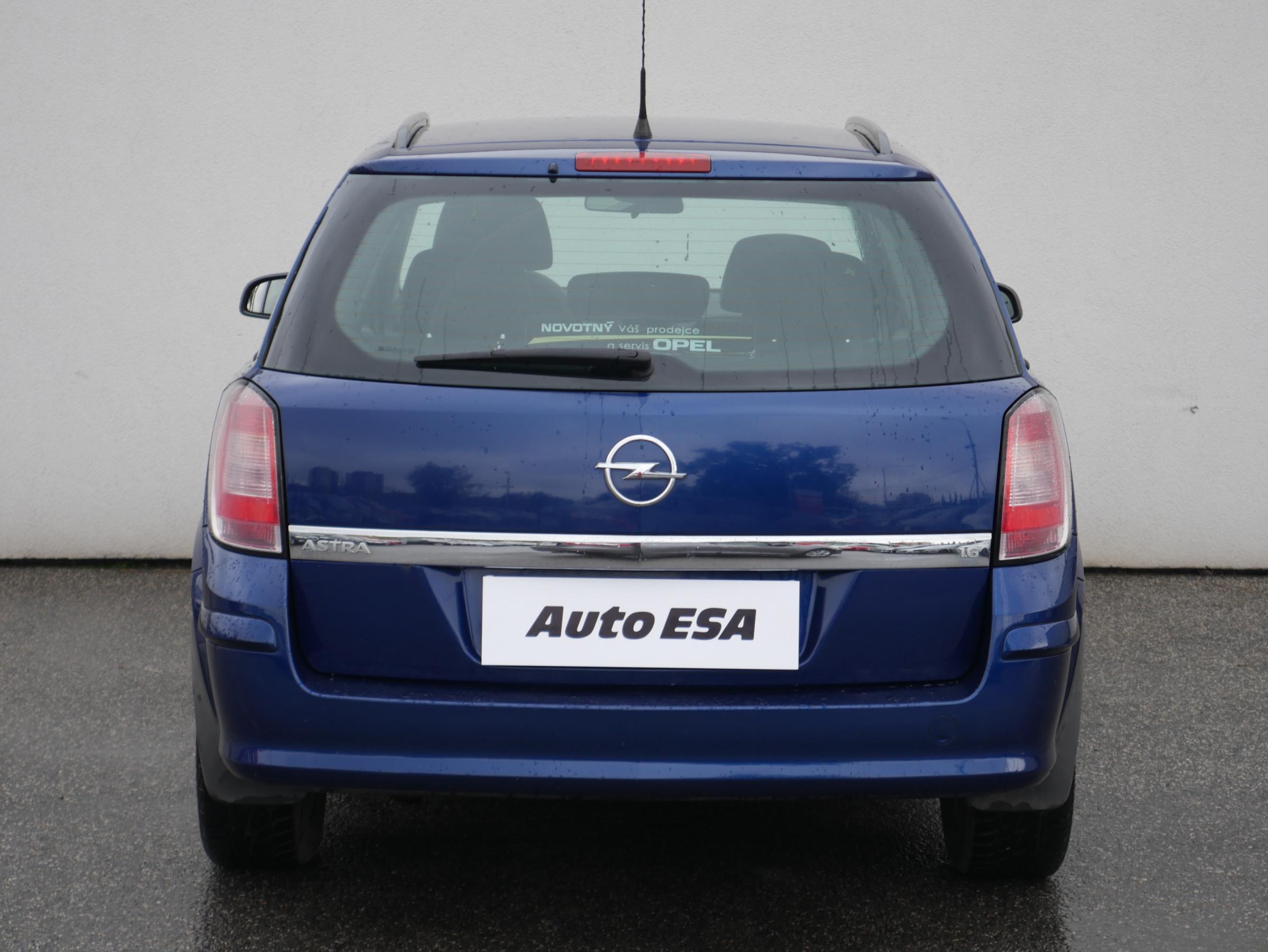 Opel Astra, 2008 - pohled č. 5