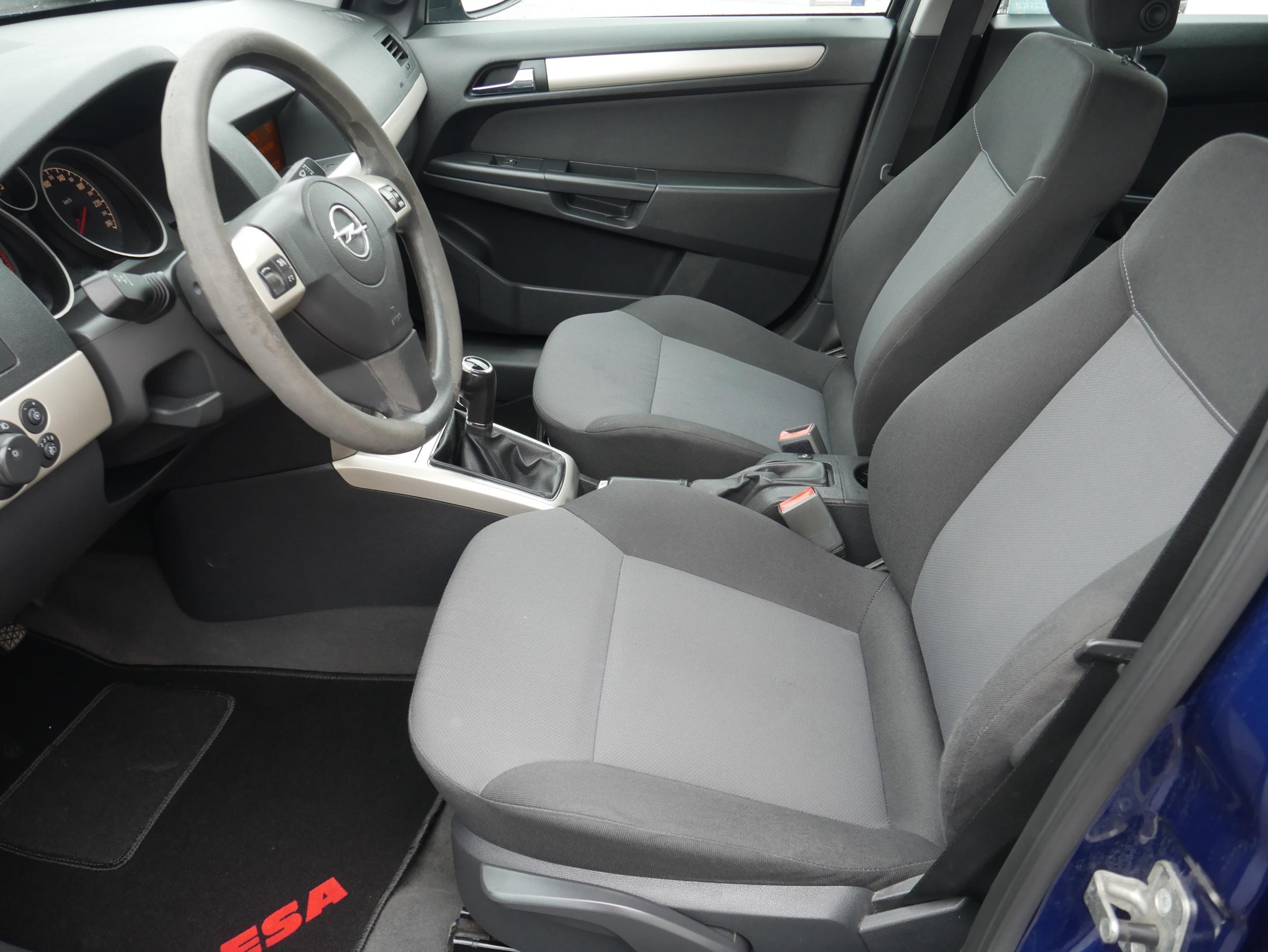 Opel Astra, 2008 - pohled č. 9