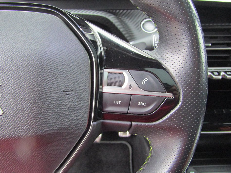 Peugeot 2008 1.2PT GT Line