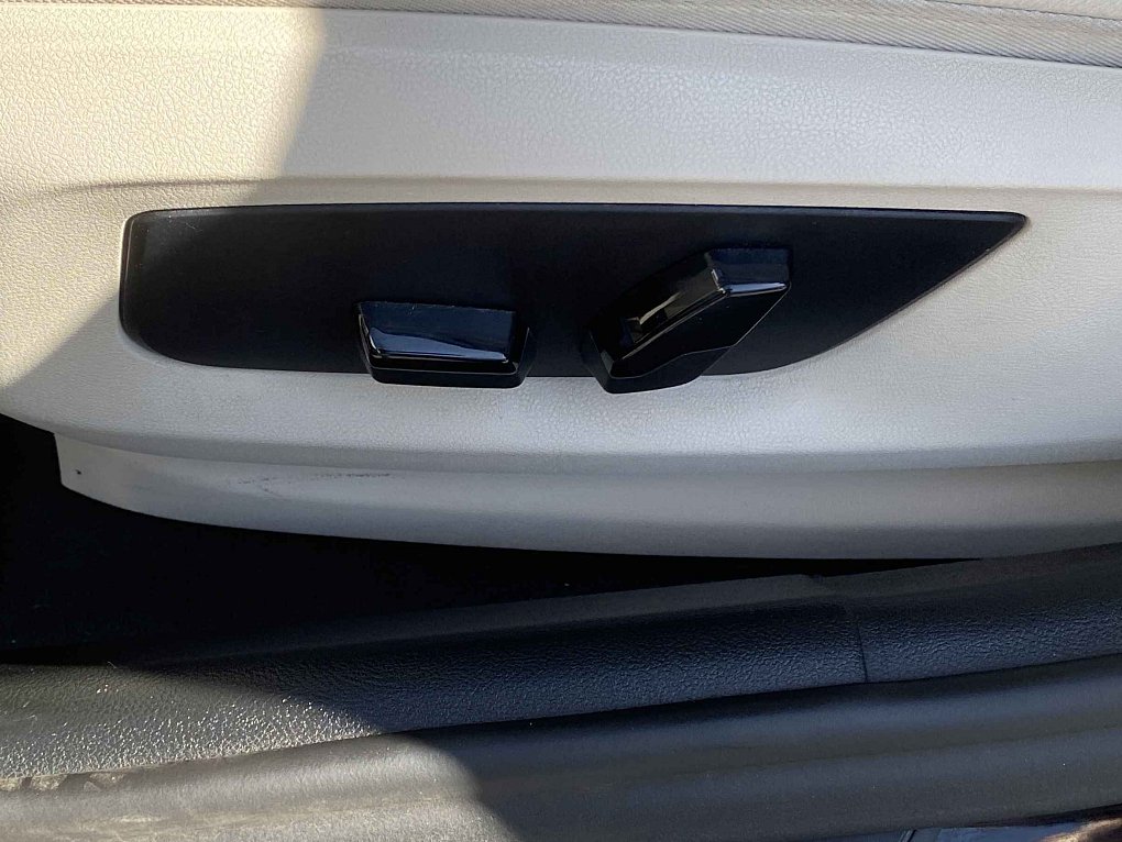 BMW Řada 5 3.0i LuxuryLine 540i xDrive