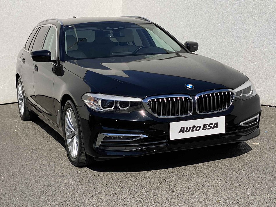 BMW Řada 5 3.0i LuxuryLine 540i xDrive