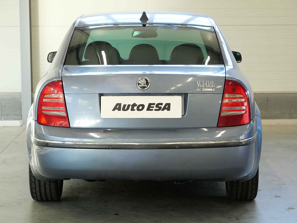 Škoda Superb 1.8 T Elegance
