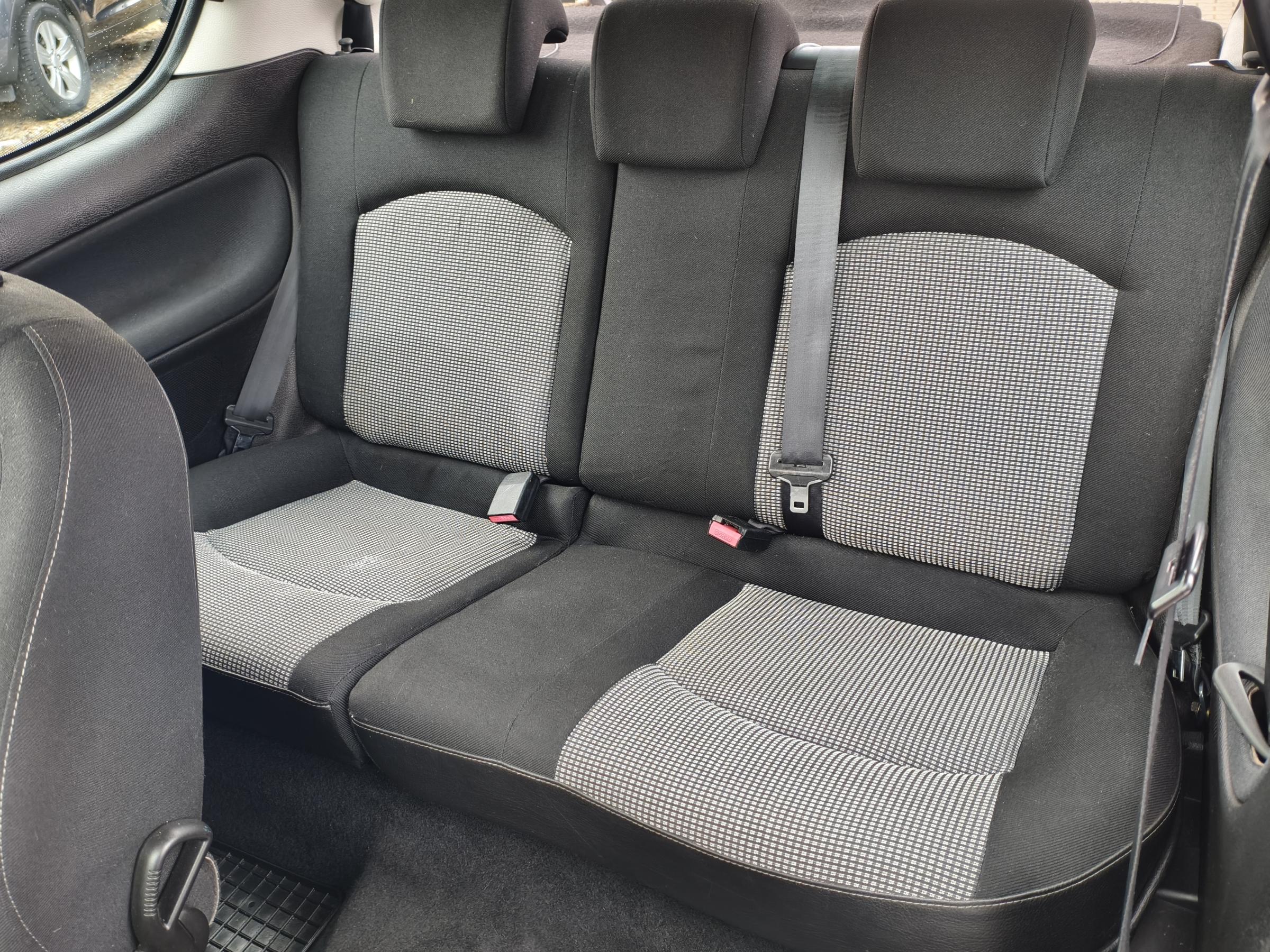 Peugeot 206, 2003 - pohled č. 10