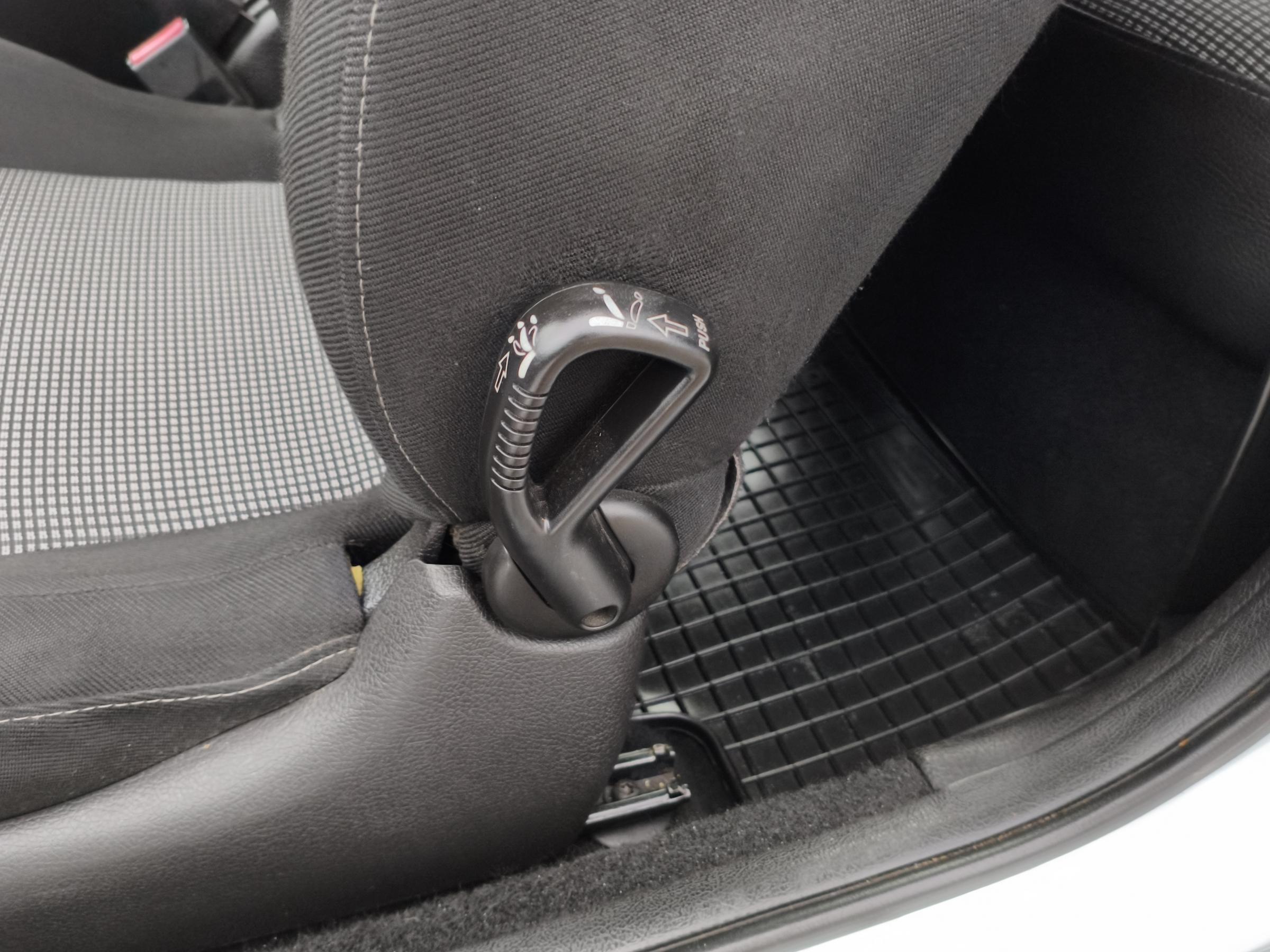 Peugeot 206, 2003 - pohled č. 11