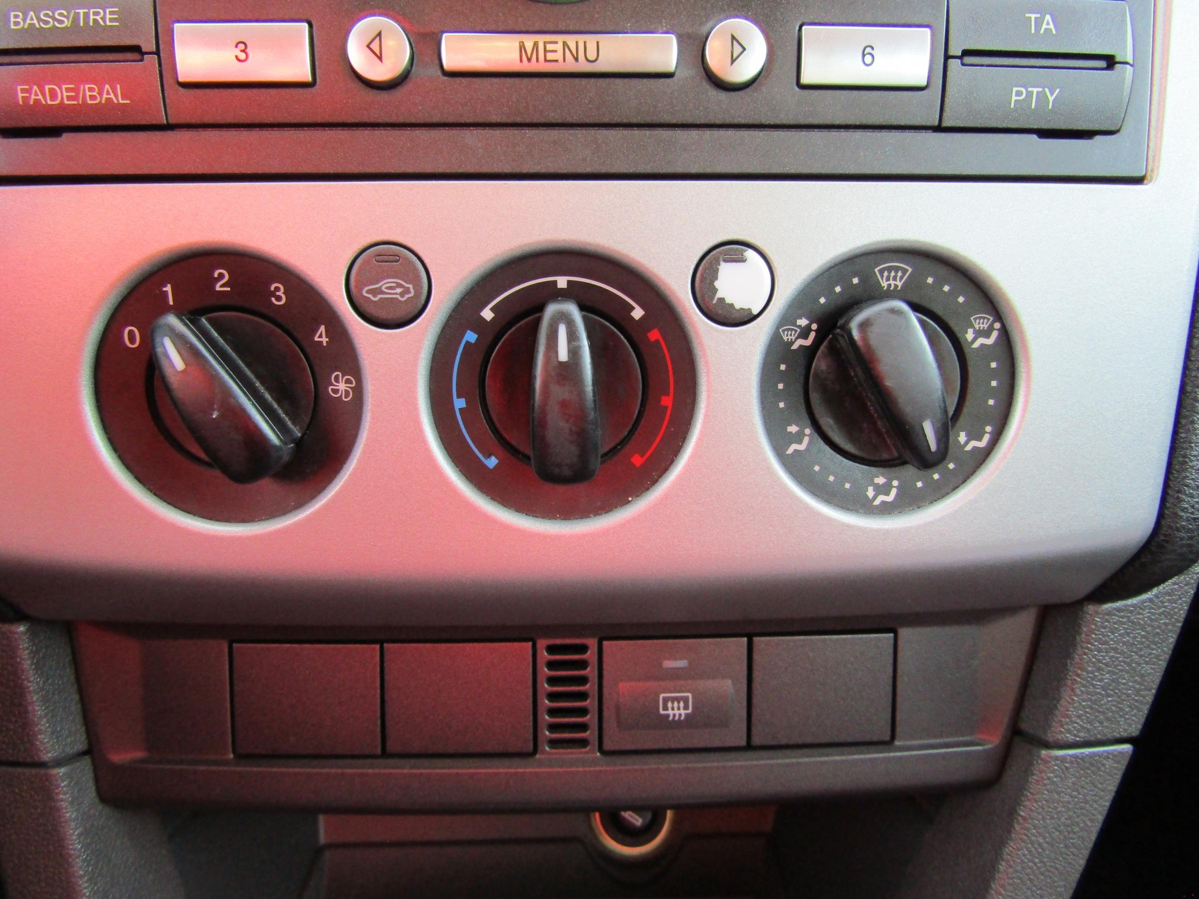 Ford Focus, 2005 - pohled č. 12