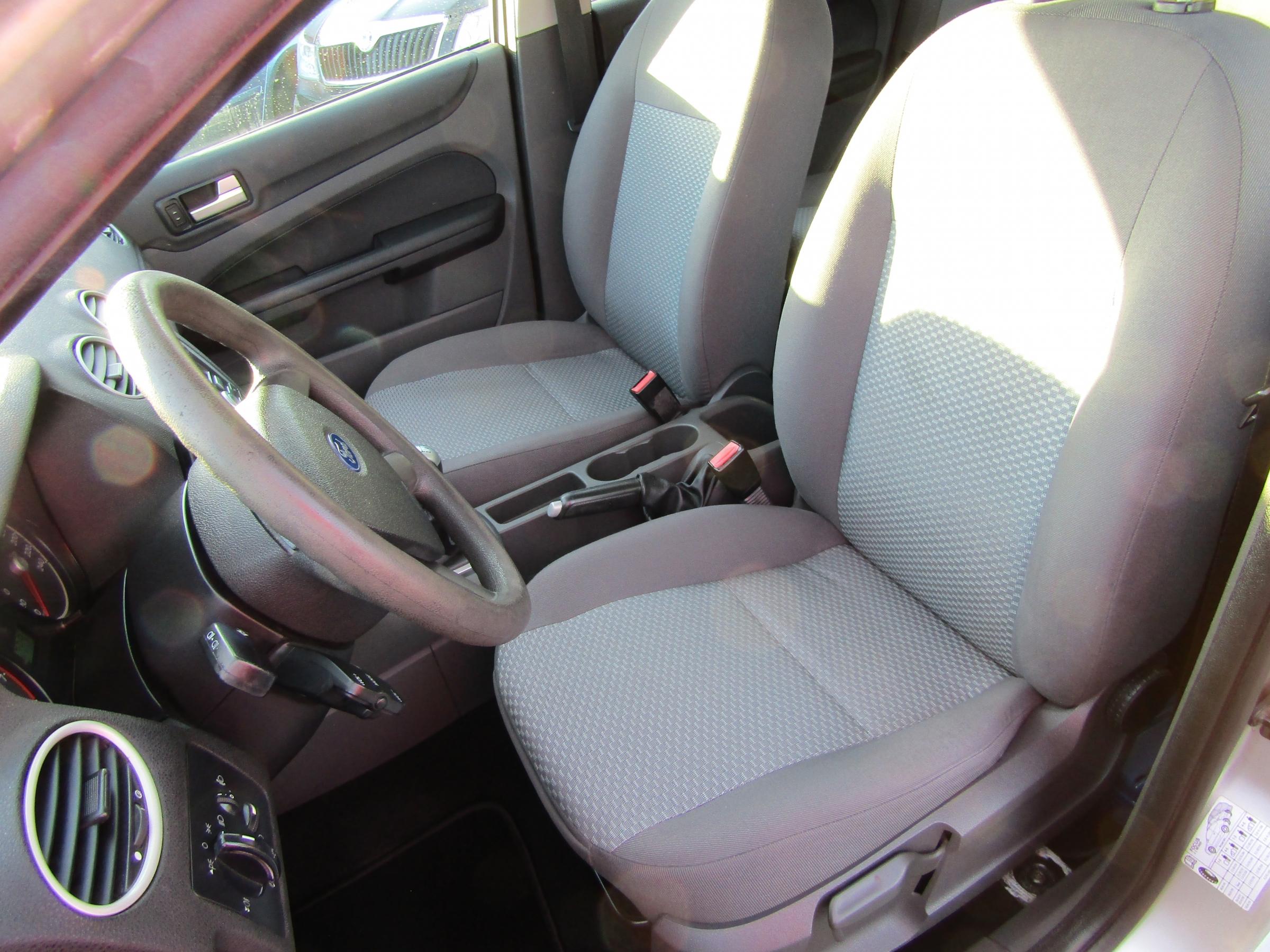 Ford Focus, 2005 - pohled č. 8