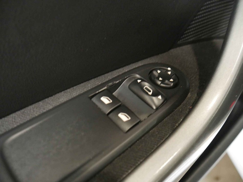 Peugeot 308 1.4i 