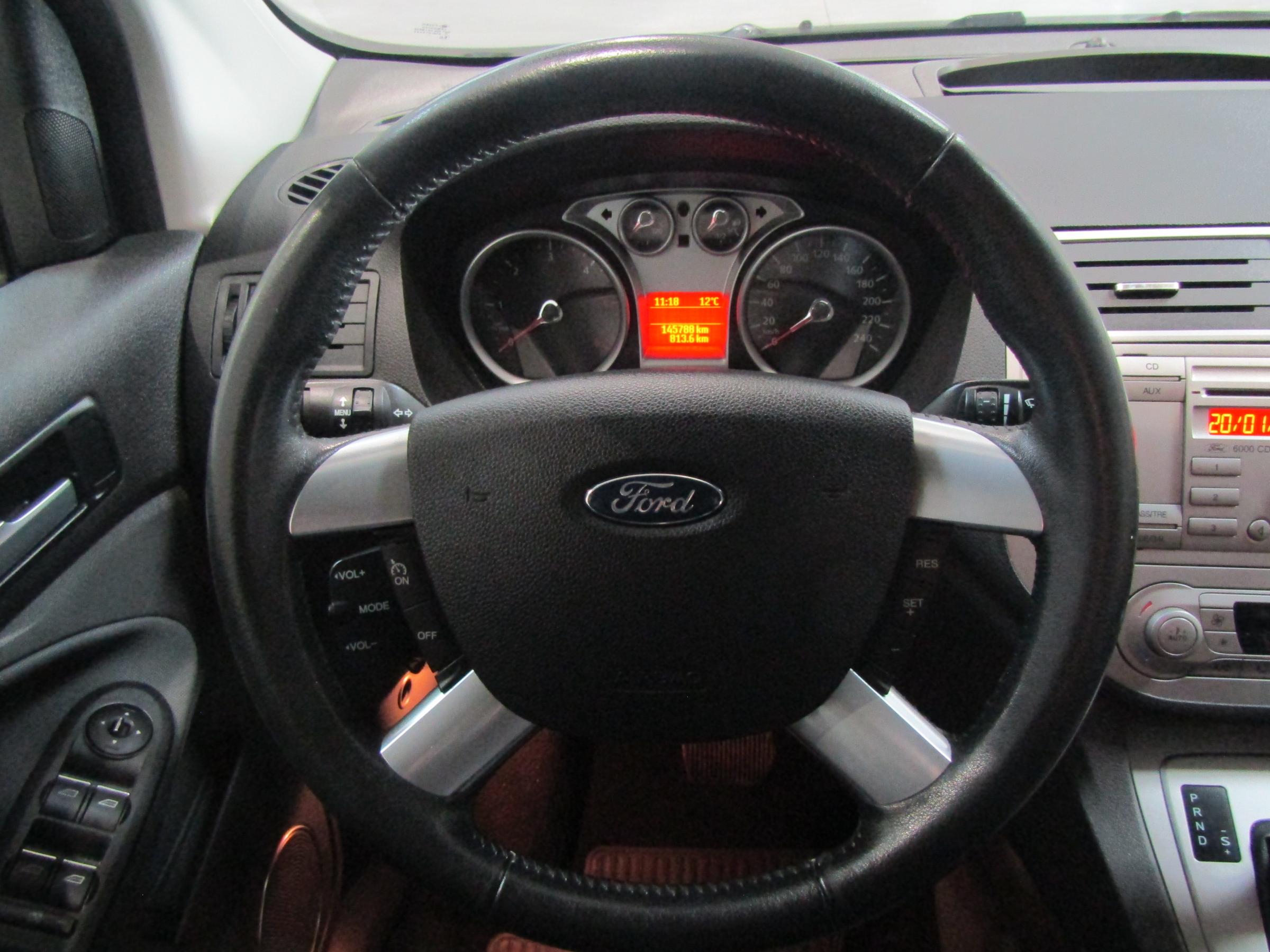 Ford Kuga, 2011 - pohled č. 15