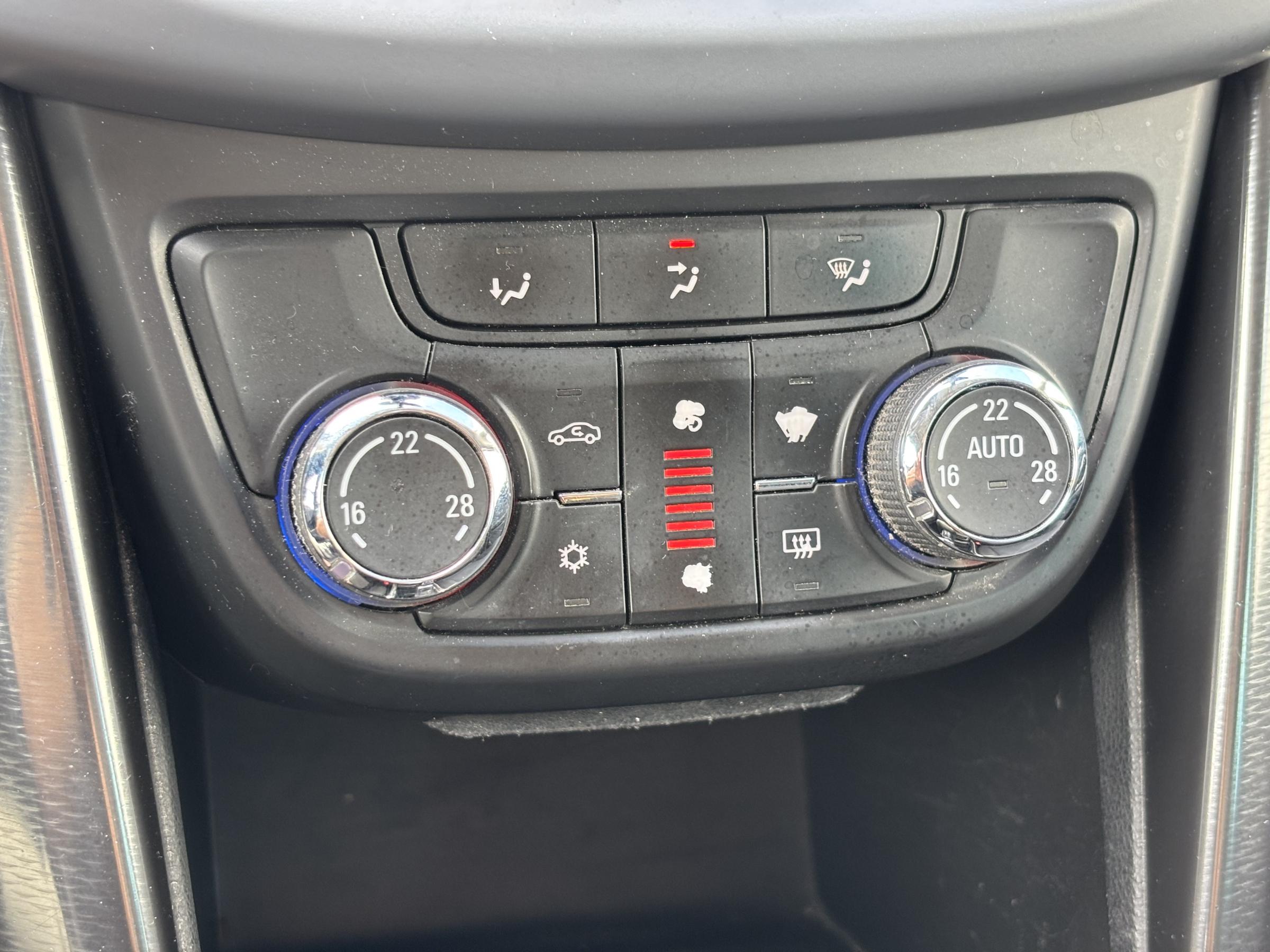 Opel Zafira, 2012 - pohled č. 15