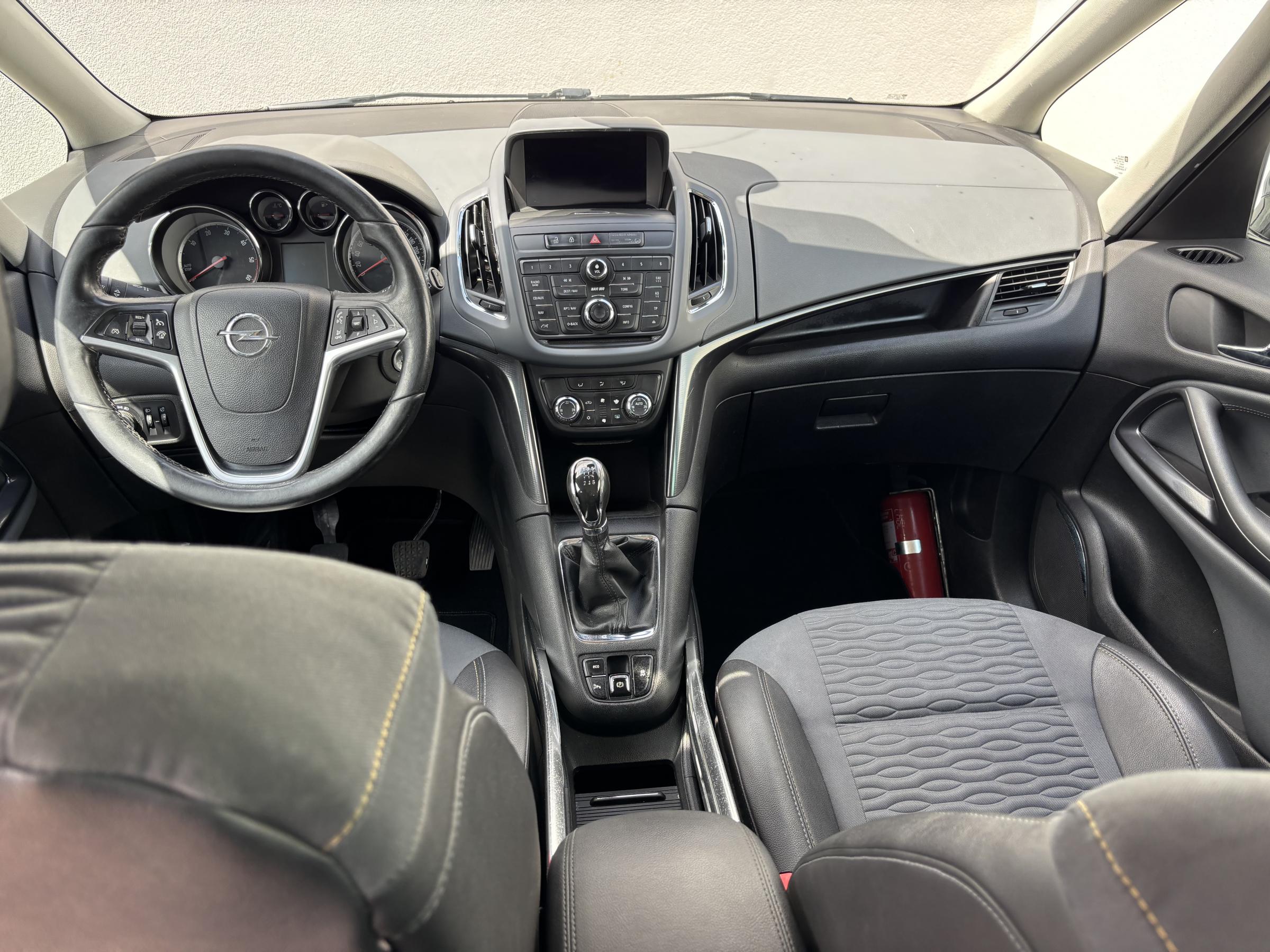Opel Zafira, 2012 - pohled č. 8
