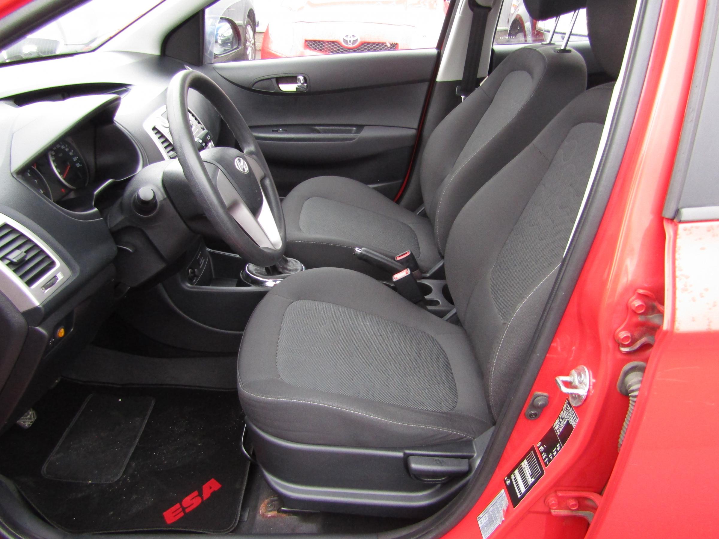 Hyundai i20, 2011 - pohled č. 9