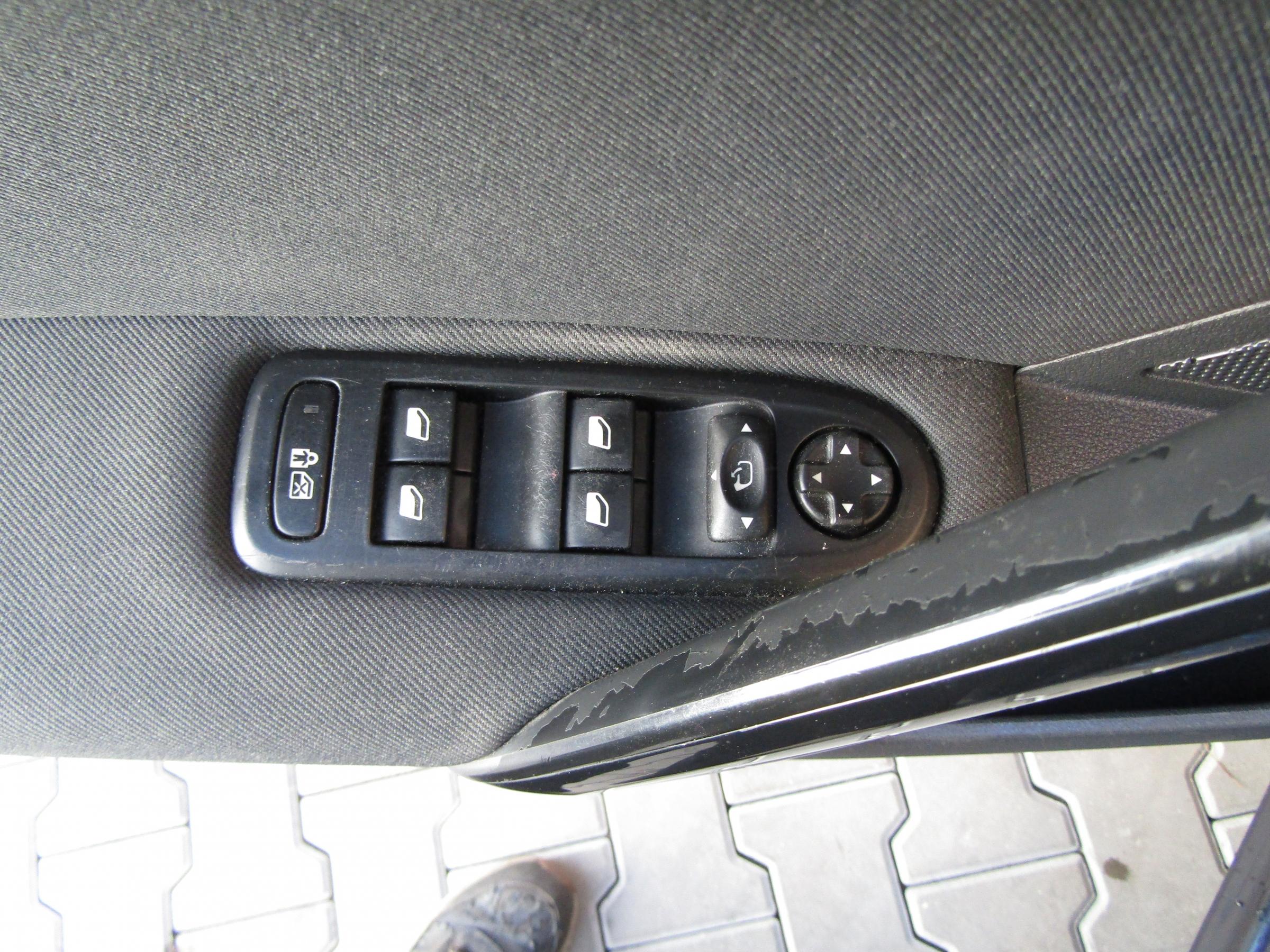 Peugeot 508, 2011 - pohled č. 11