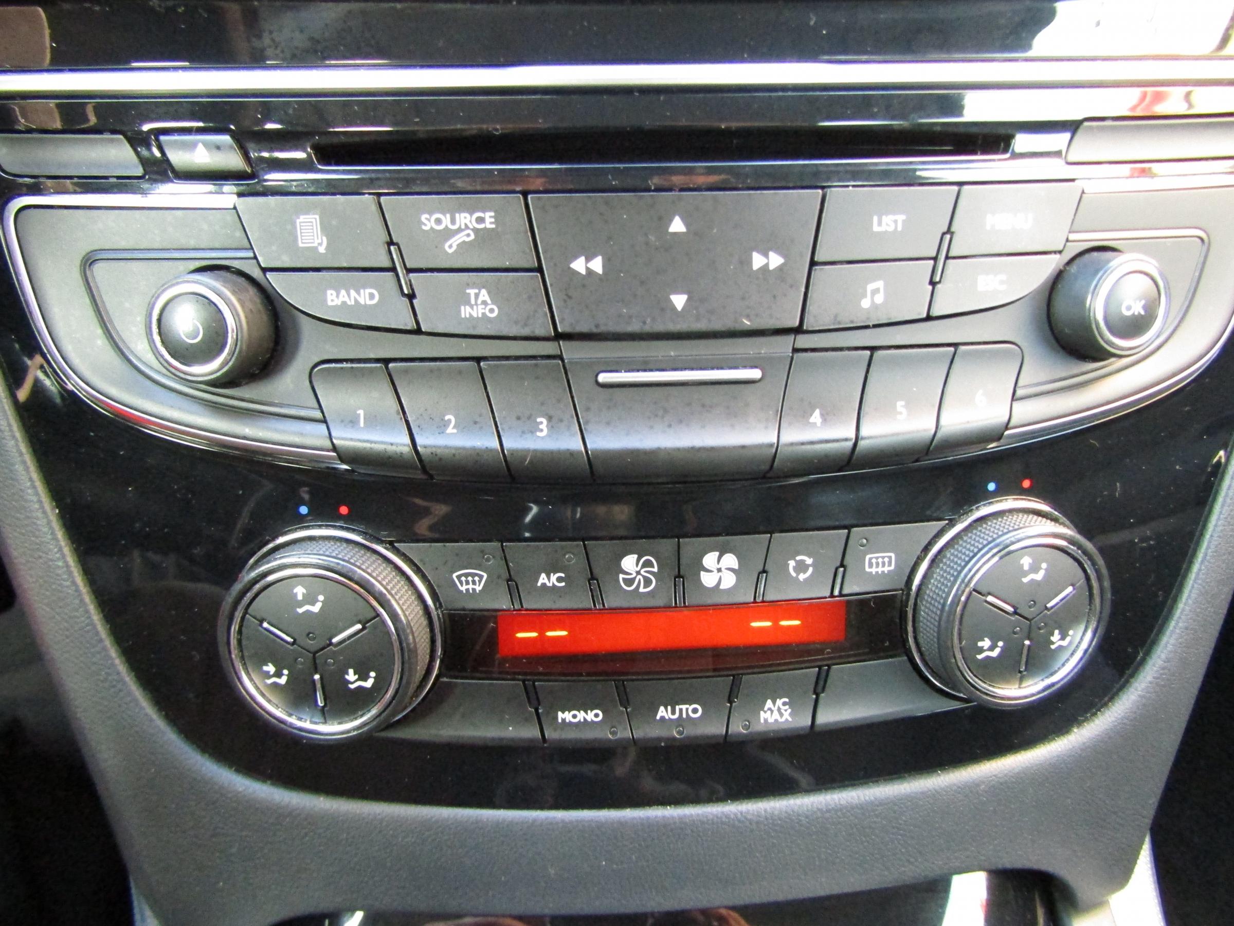 Peugeot 508, 2011 - pohled č. 17