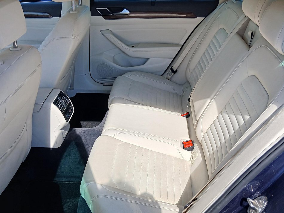 Volkswagen Passat 2.0 TDi 