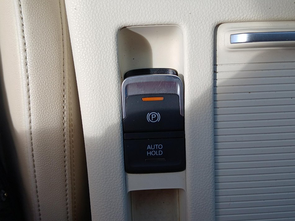 Volkswagen Passat 2.0 TDi 