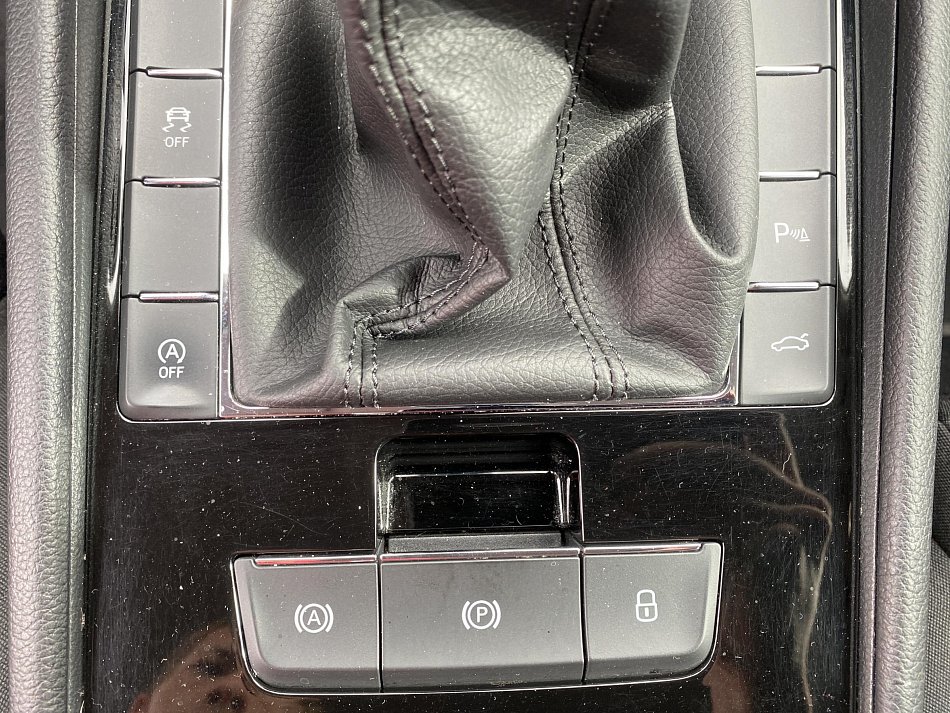 Škoda Superb III 2.0 TDi Style 4X4