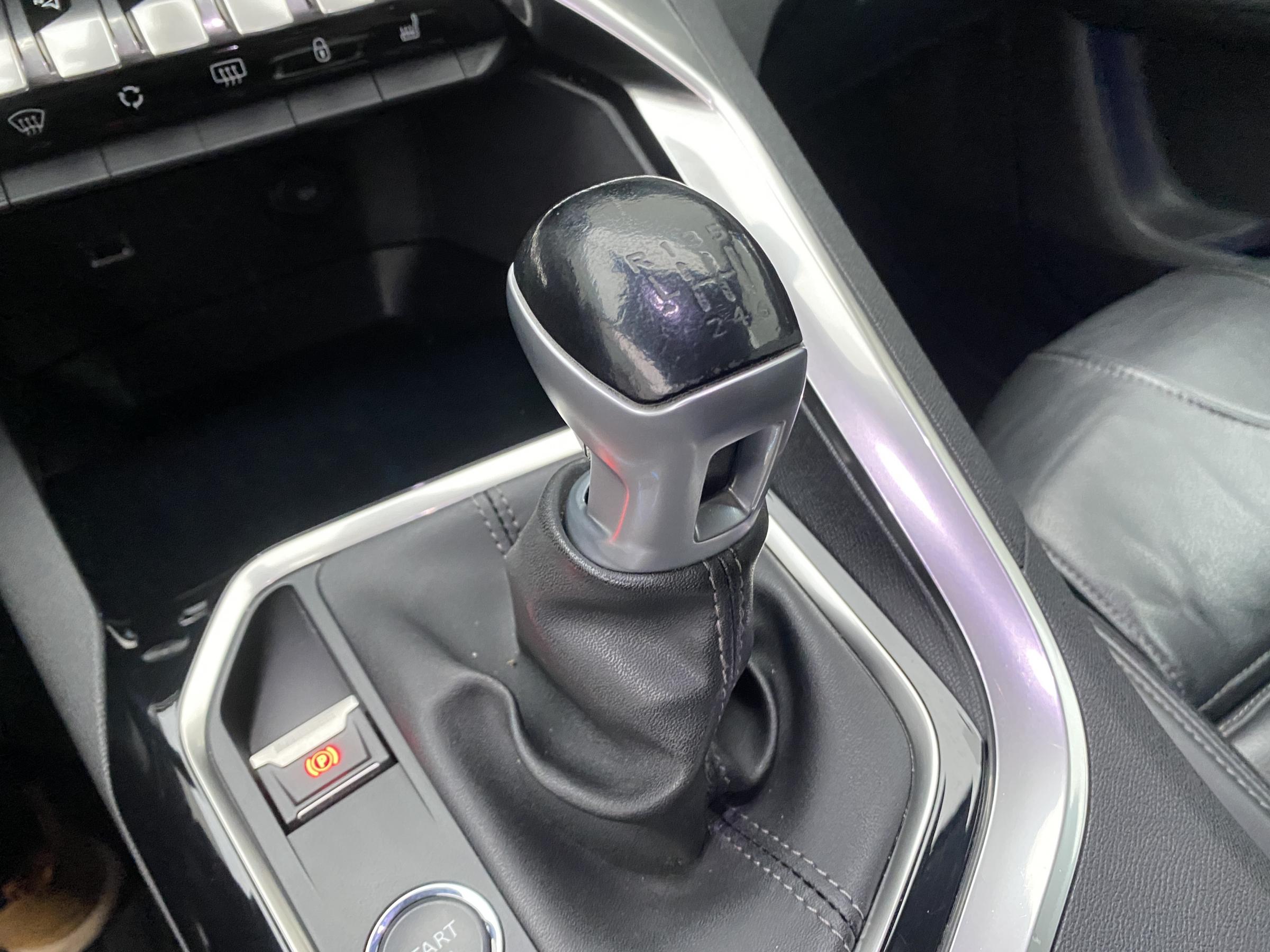 Peugeot 5008, 2018 - pohled č. 16