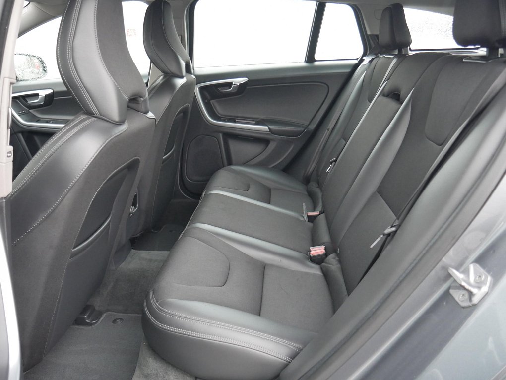 Volvo V60 2.4 D4 Cross Country 4x4