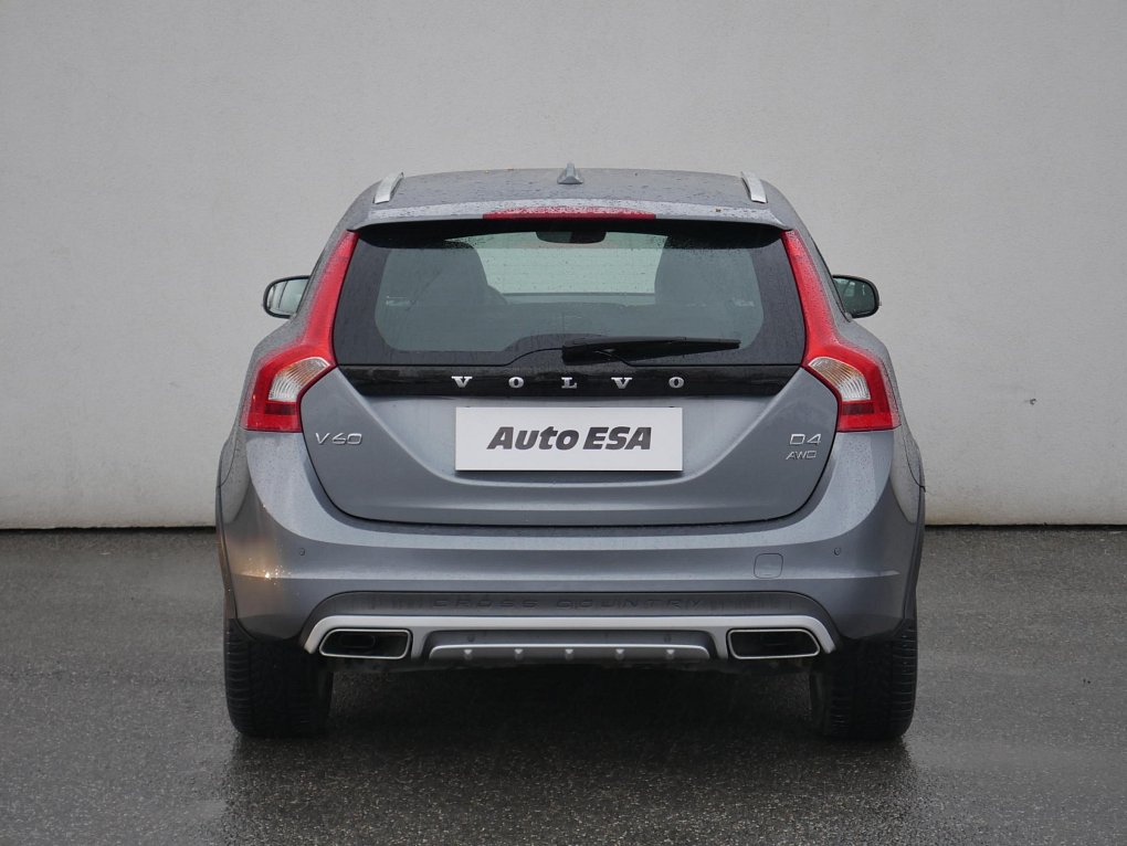 Volvo V60 2.4 D4 Cross Country 4x4