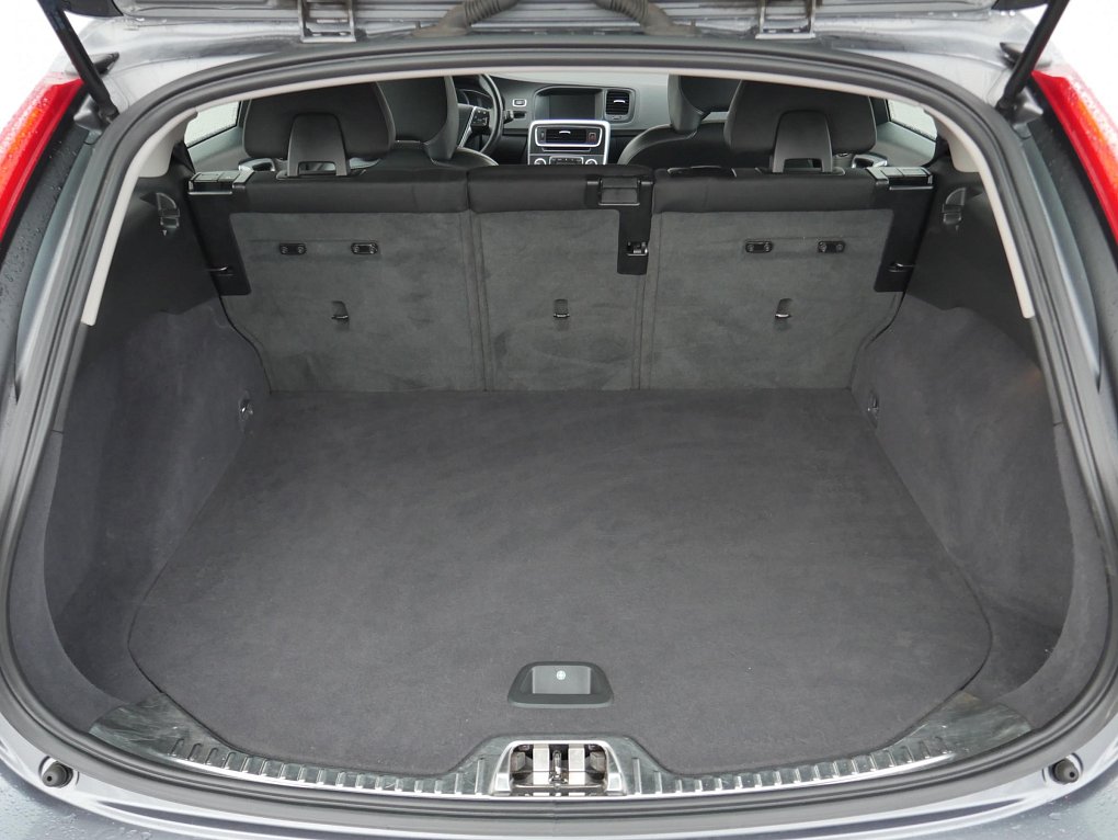 Volvo V60 2.4 D4 Cross Country 4x4