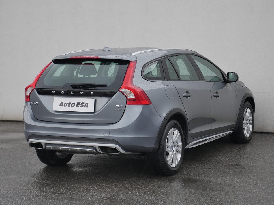 Volvo V60 2.4 D4 Cross Country 4x4