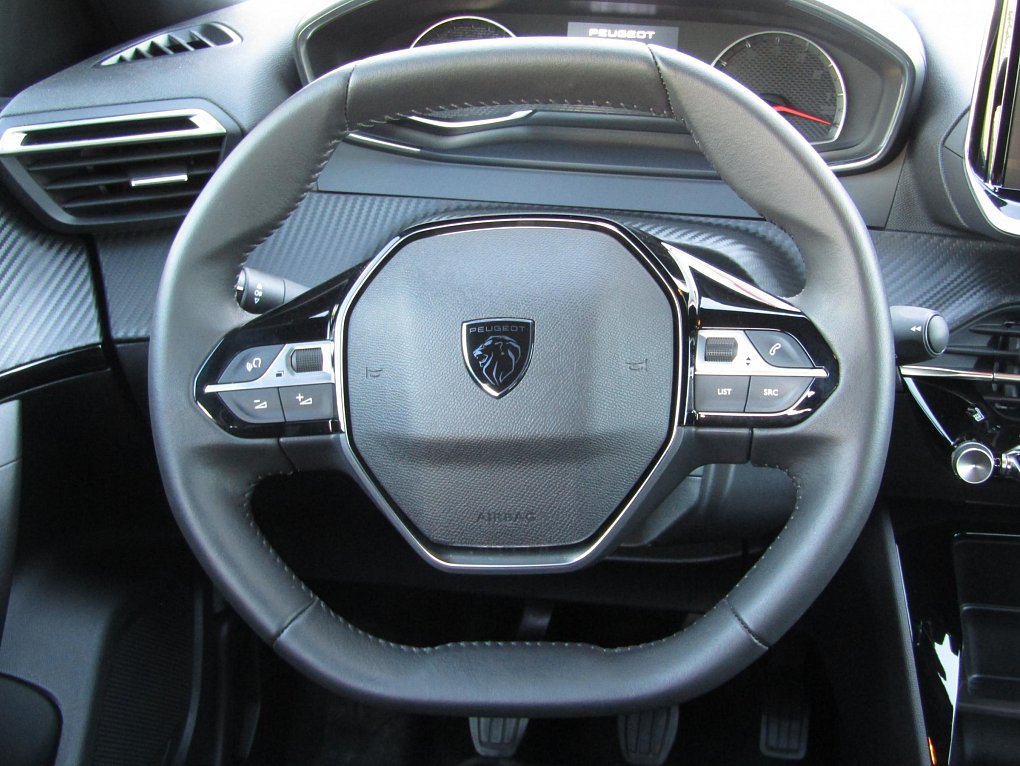 Peugeot 2008 1.2 PT 