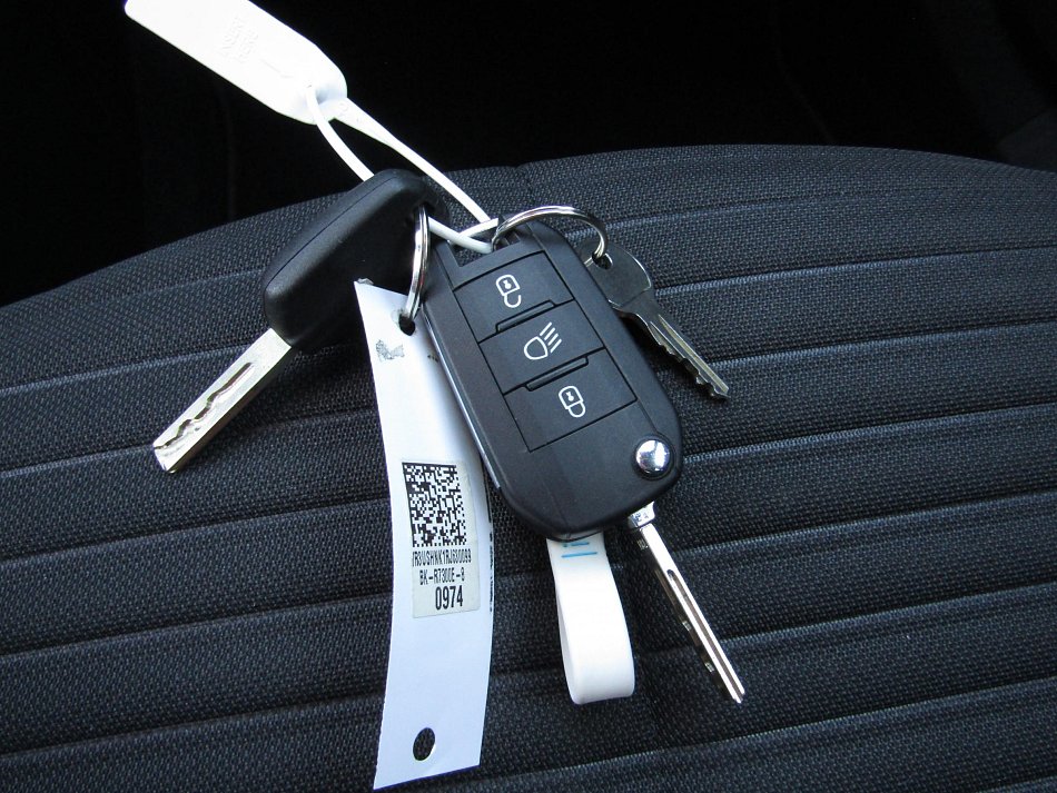 Peugeot 2008 1.2 PT 