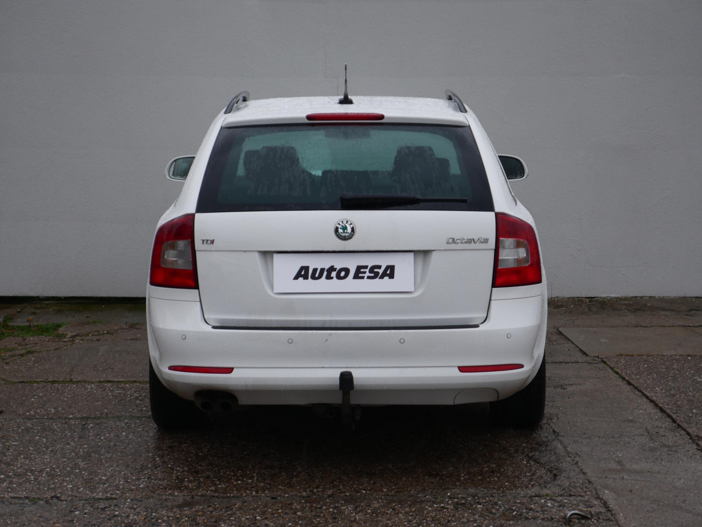 Škoda Octavia II, 2013 - pohled č. 5