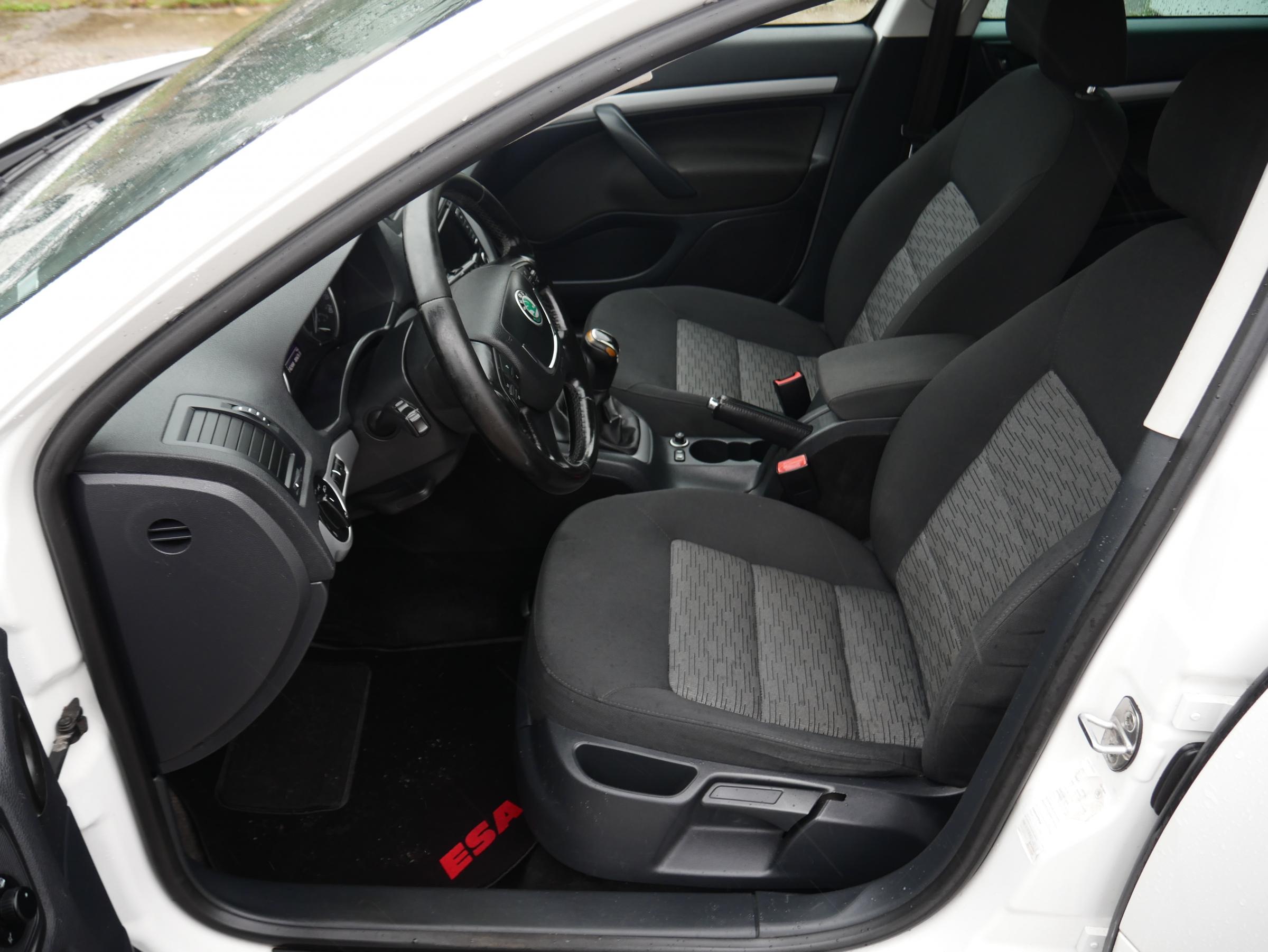 Škoda Octavia II, 2013 - pohled č. 9