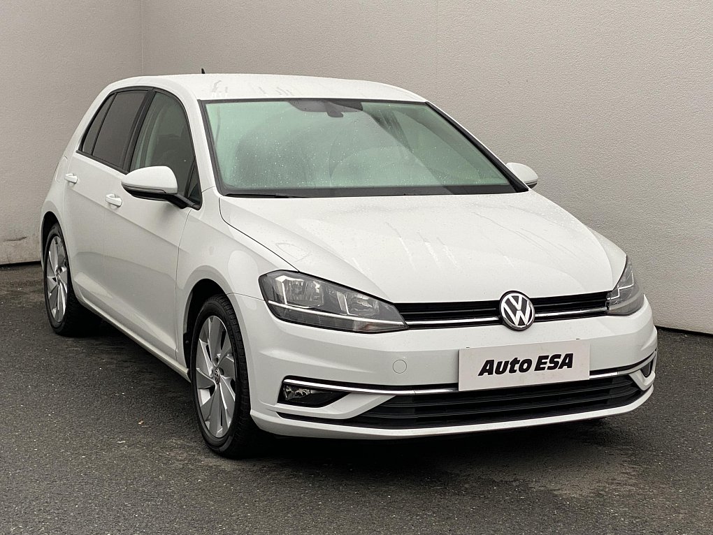 Volkswagen Golf 1.0 TSI 