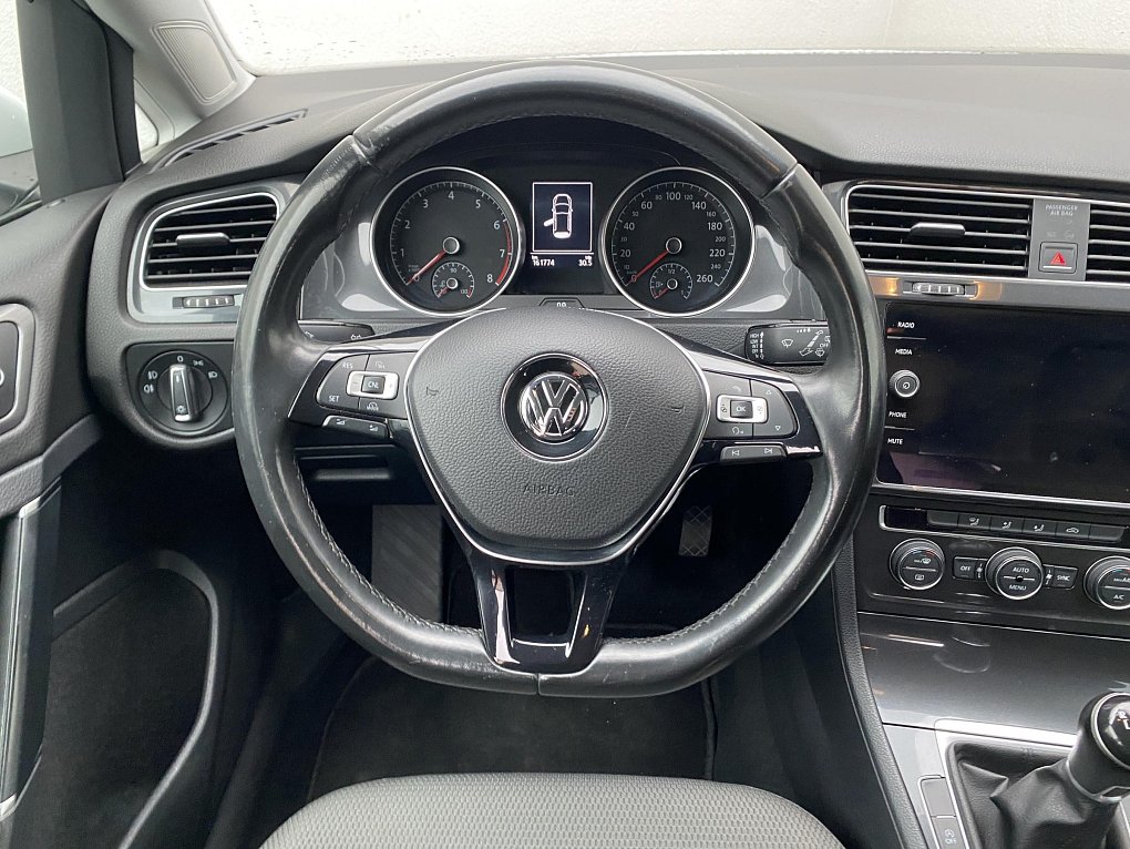 Volkswagen Golf 1.0 TSI 