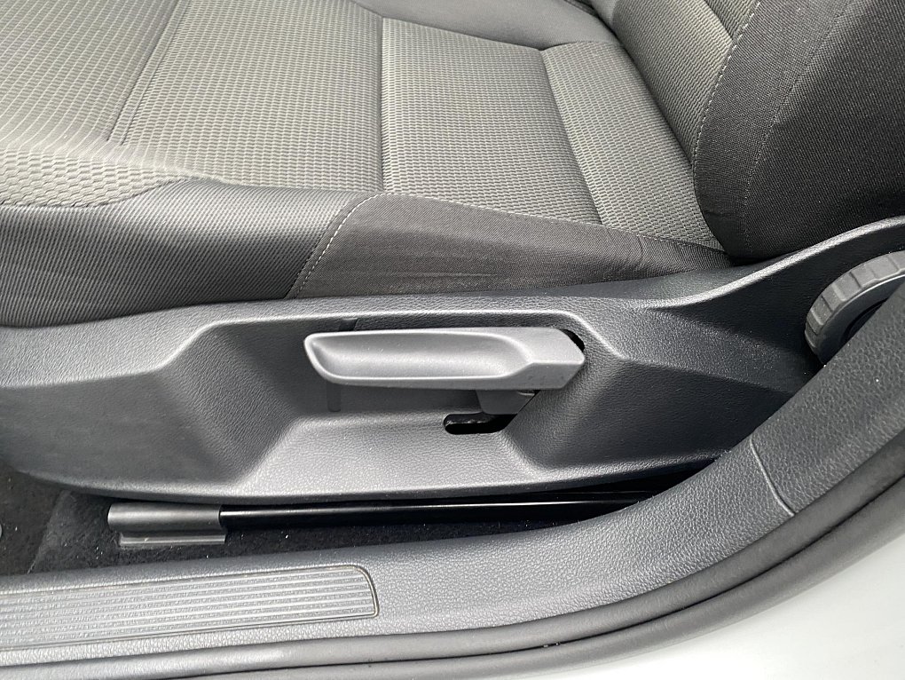 Volkswagen Golf 1.0 TSI 