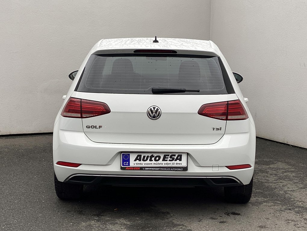 Volkswagen Golf 1.0 TSI 