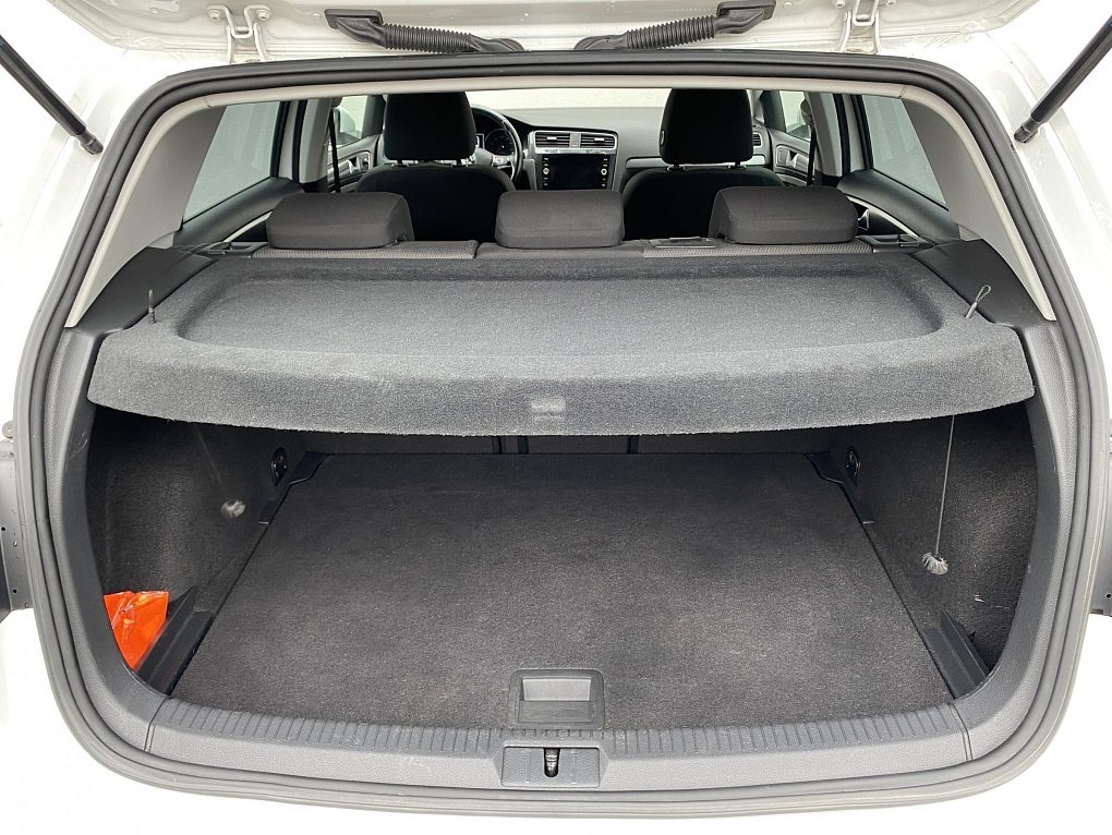 Volkswagen Golf 1.0 TSI 