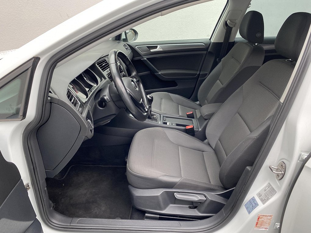 Volkswagen Golf 1.0 TSI 
