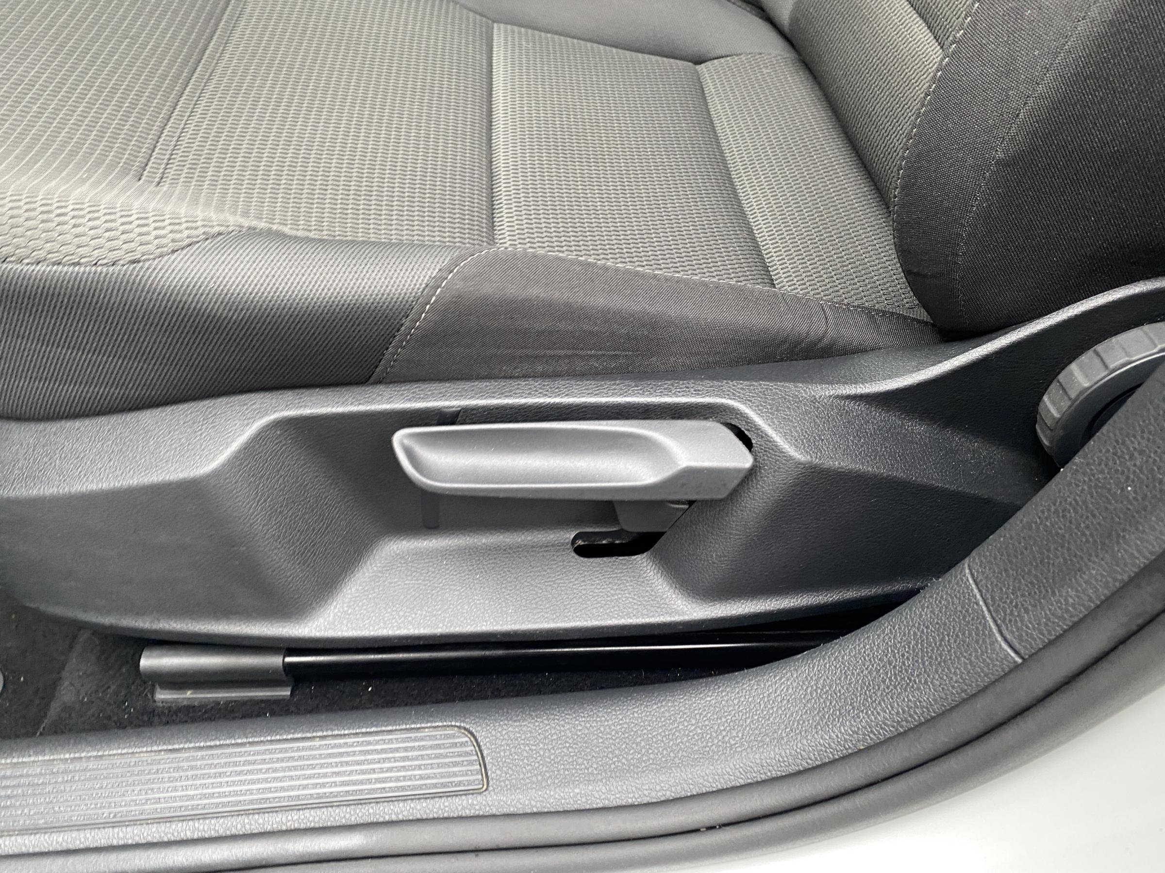 Volkswagen Golf, 2017 - pohled č. 14