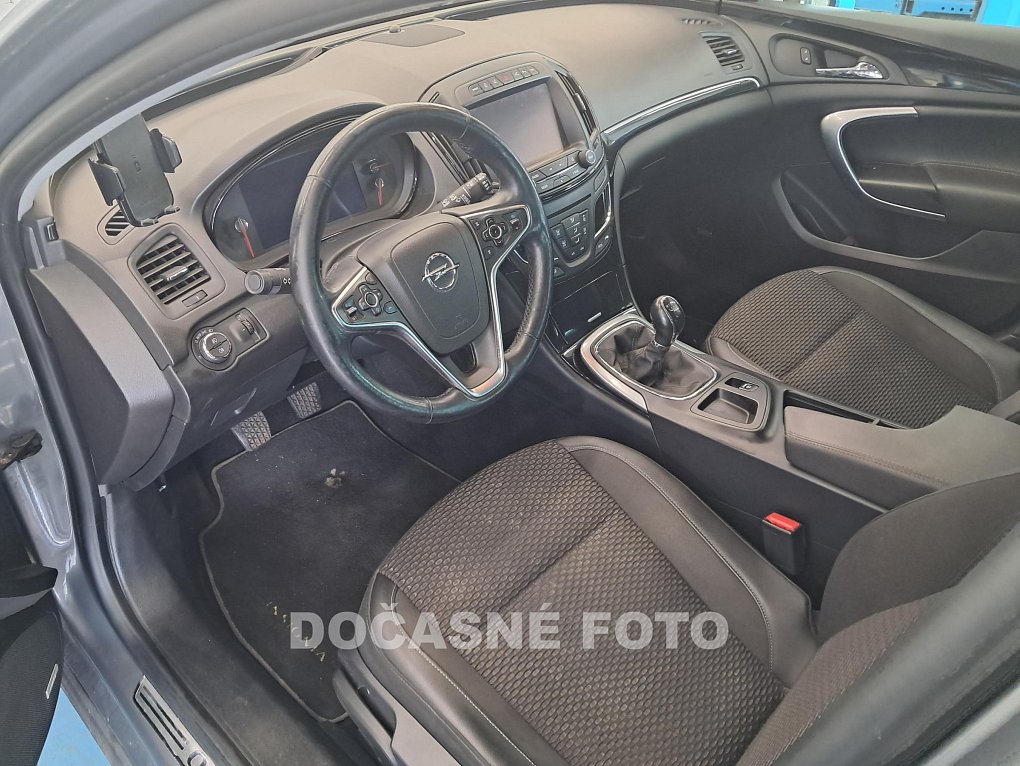 Opel Insignia 2.0D 