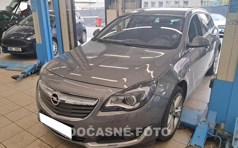 Opel Insignia 2.0D 