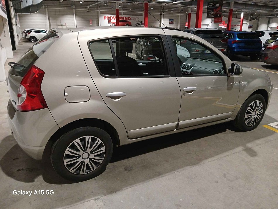 Dacia Sandero 1.6i 