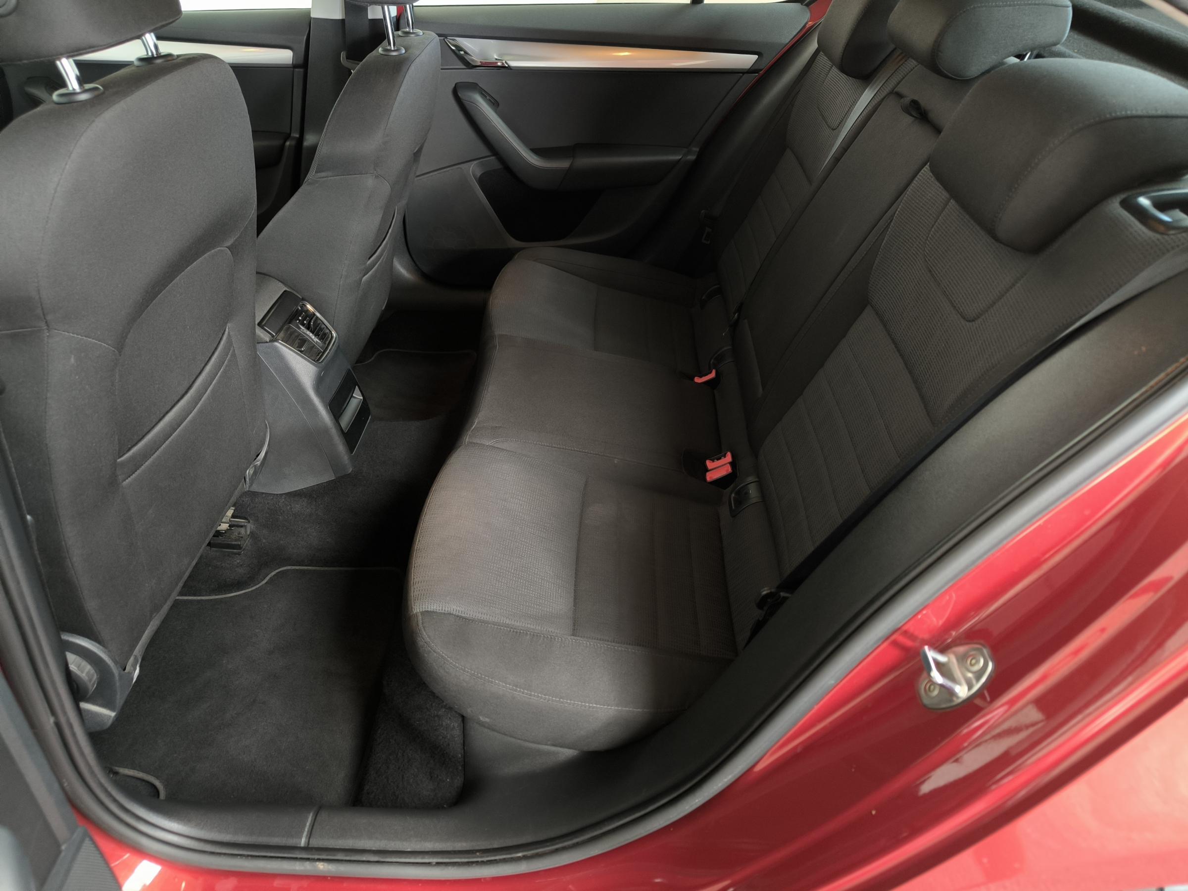 Škoda Octavia III, 2013 - pohled č. 10